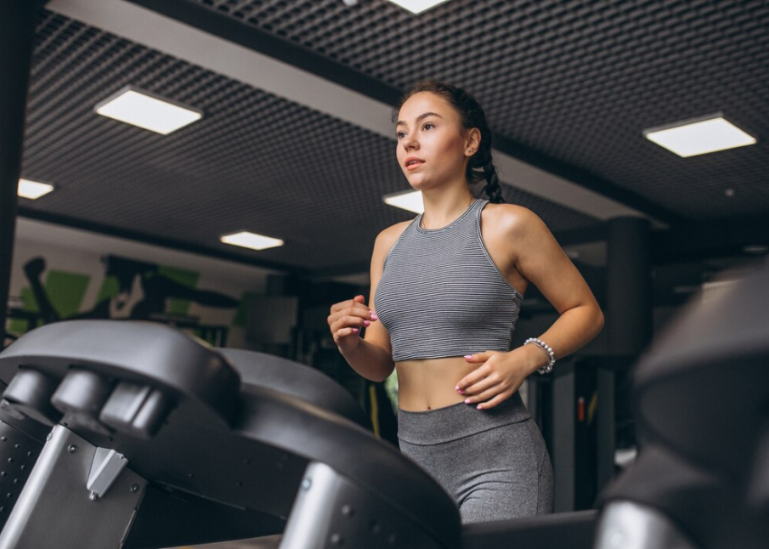 Девушки на велотренажере